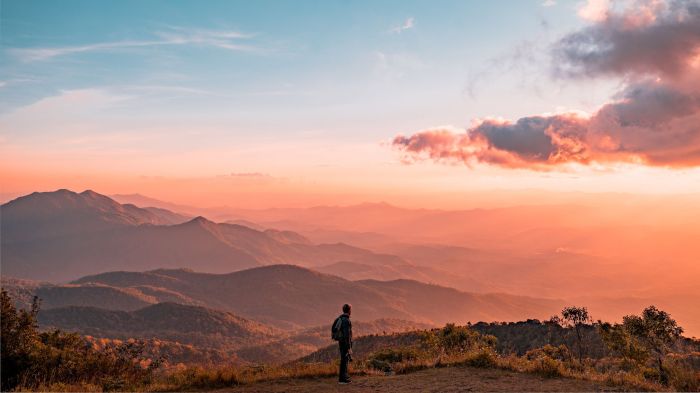 How to Meditate for Finding Peace in the Present Moment