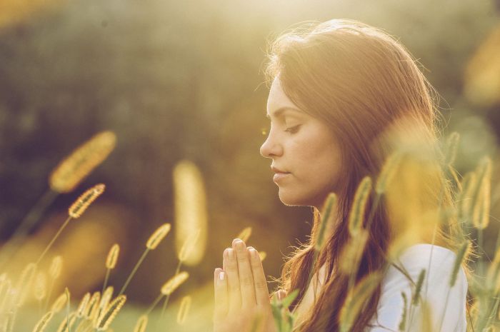 How to Meditate for Finding Peace and Calmness Within