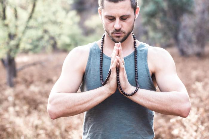 How to Meditate for Deepening Your Connection with the Present Moment